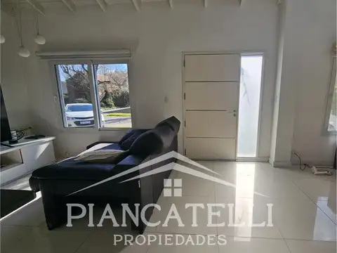 Venta de Casa en Banco Provincia con dos habitaciones