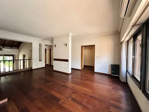 Depto Tipo Casa en Alquiler con 4 cocheras