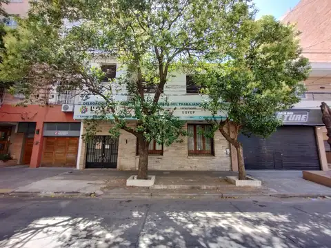 CASA EN VENTA USO COMERCIAL Y/O PROIFESIONAL IDEAL INVERSOR