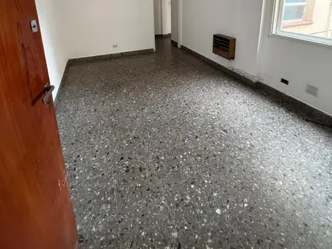 Excelente Ubicacion - BAJAS EXPENSAS ($25.000)