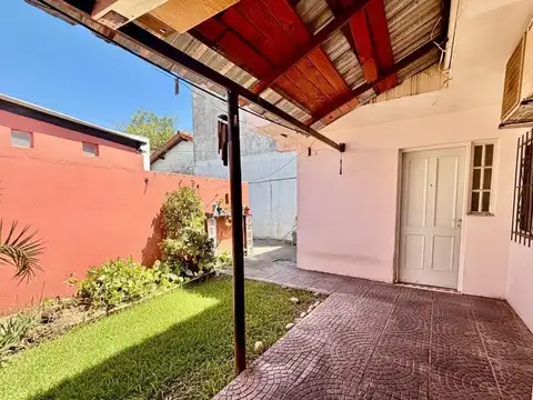 Venta de PH en Castelar con Cochera y Jardin 