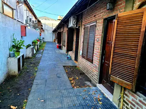 Depto Tipo Casa 2 ambientes con 1 baño