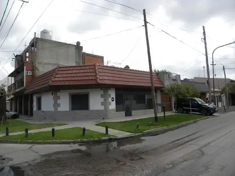 PH  con Garage y parrilla en  venta en G. de Laferrere