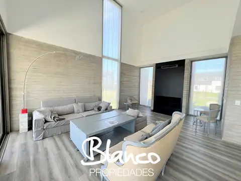 Casa en Alquiler al Norte