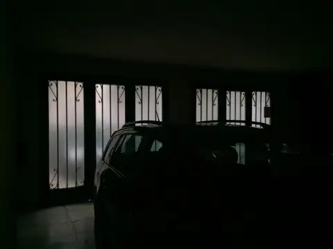 Casa 12 ambientes con 6 baños