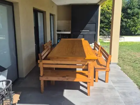 Casa en Alquiler en Haras Santa María - Los Eucaliptus, USD 1.800