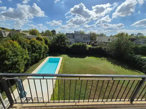 Casa en alquiler en B° Los Eucaliptus Haras de Santa Maria