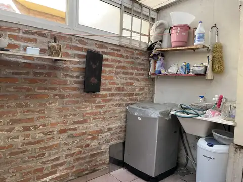 Depto Tipo Casa en Venta 40 años