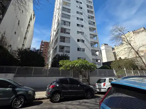 Montañeses 1900, Piso 13