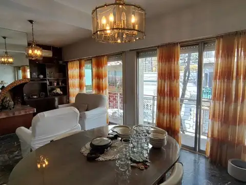 CASA LOTE PROPIO SUPER LUMINOSA, 8 AMB