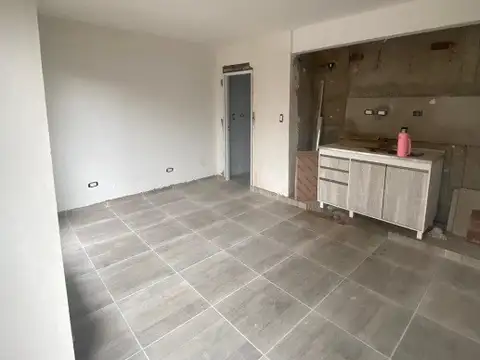 L N Alem 1000, Piso 1