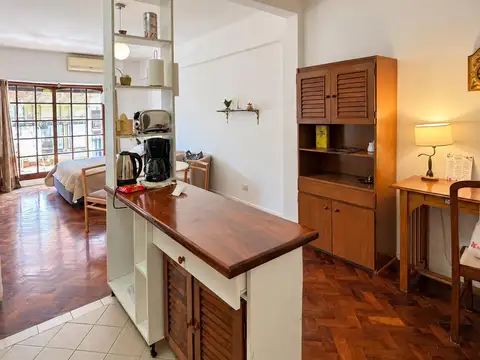 Monoambiente amueblado con terraza y parrilla | recoleta