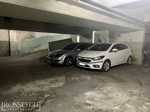 2 Cocheras juntas fijas cubiertas en edificio - 4.85x2.25 mts cada una.