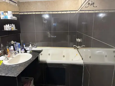 Casa 5 ambientes con 1 baño