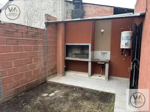 Casa 2 ambientes con 1 baño
