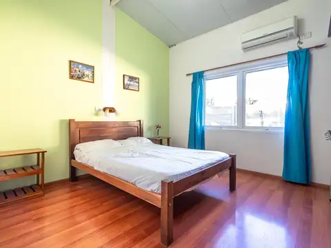 Casa 6 ambientes con 5 baños