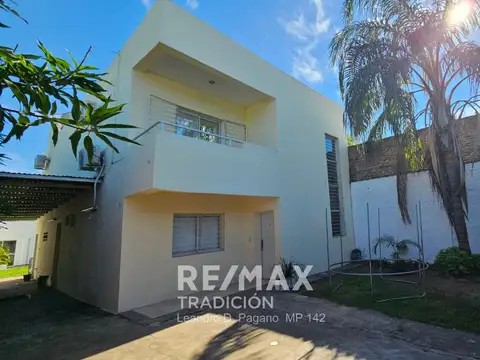 Casa con salon comercial en venta - barranqueras