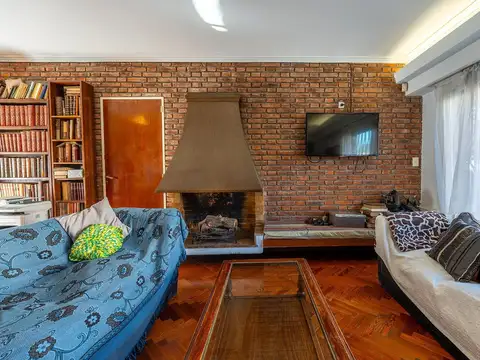 Casa 5 ambientes con 2 baños