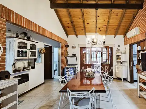 Casa en Alquiler Temporal con 1 cochera