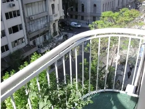 Gral Juan Lavalle 1400