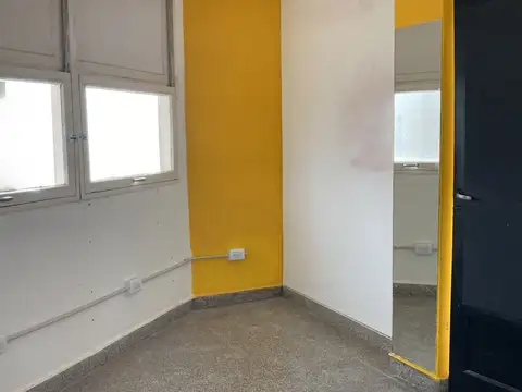 VENTA LOCAL + DEPARTAMENTO,CLAROMECÓ A MTS DEL MAR