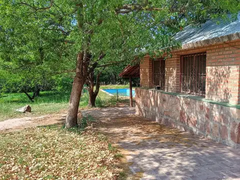 CASA EN VENTA  en 1 ha de terreno y galpón - SALSIPUEDES