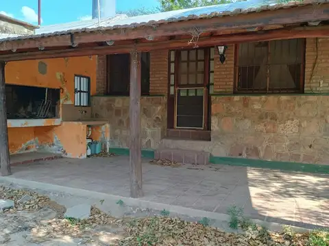 CASA EN VENTA  en 1 ha de terreno y galpón - SALSIPUEDES