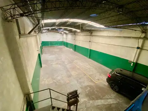 Galpón  en Venta  -  295 m2  en  Villa Lynch,