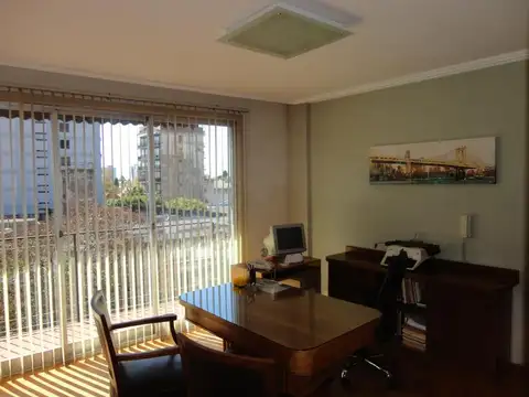 RETASADO - Maipú 400 2 pisos 240mts ideal para oficinas!