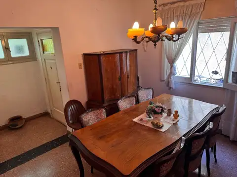 Casa 5 ambientes con 2 baños
