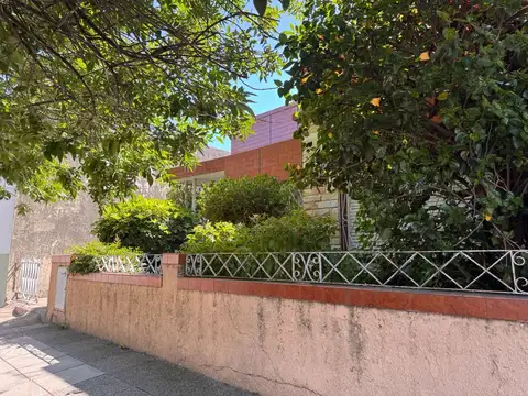 VENTA CASA MULTIFAMILIAR C/ TERRAZA EN CIUDADELA