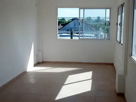 Departamento en Alquiler en Jose Clemente Paz, $ 490.000