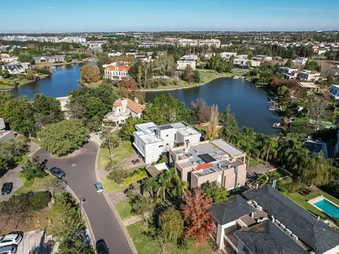 Casa en La Isla a la Laguna, Nordelta. Venta