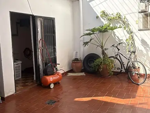 IMPORTANTE INMUEBLE ANTIGUO, DETALLES EXQUISITOS. COMERCIAL  MAS VIVIENDA