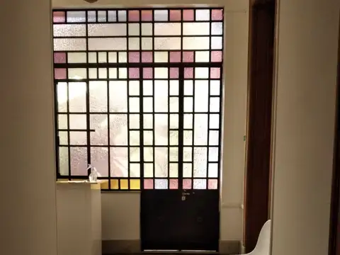 IMPORTANTE INMUEBLE ANTIGUO, DETALLES EXQUISITOS. COMERCIAL  MAS VIVIENDA