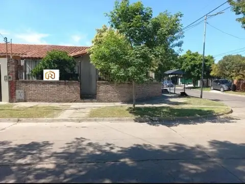 Casa Chalet  en Venta en San Miguel, G.B.A. Zona Norte, Argentina