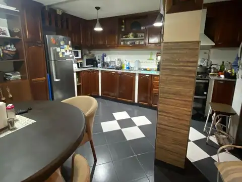 Venta PH de 4 ambientes al fondo en Ramos Mejia