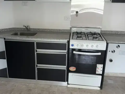 En Palomar Alquilo Hermoso y Amplio Departamento de 2 Ambientes Cochera F: 11143