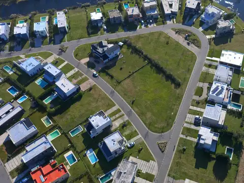VENTA LOTE INTERNO - PUERTOS DEL LAGO - BARRIO ACACIAS - ESCOBAR