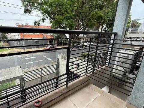 Av Gdor M Ugarte 3000, Piso 1