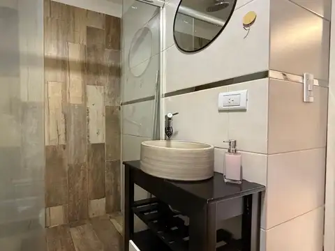 Av Gdor M Ugarte 3000, Piso 1