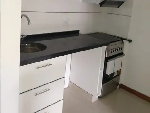 Av Gdor M Ugarte 3000, Piso 1