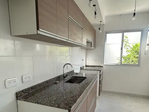 PH tipo casa 4 ambientes a estrenar con garage y fondo – Totalmente independiente  Correa al 2200
