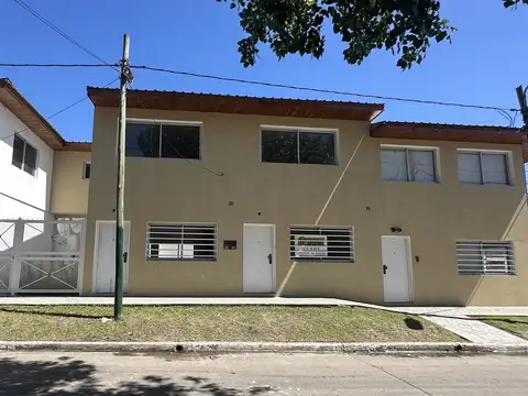 PH tipo casa 4 ambientes a estrenar con garage y fondo – Totalmente independiente  Correa al 2200