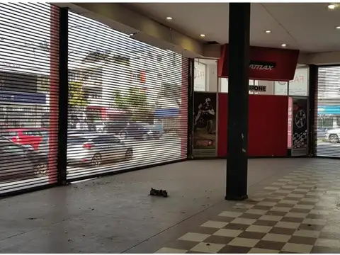 Local en Alquiler Via Pública