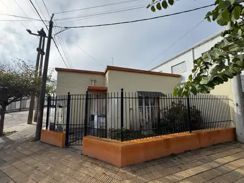 V. Manuel esq. Caseros