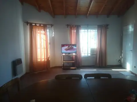 OPORTUNIDAD VENTA CHALET 5 AMBIENTES ESCUCHA OFERTA