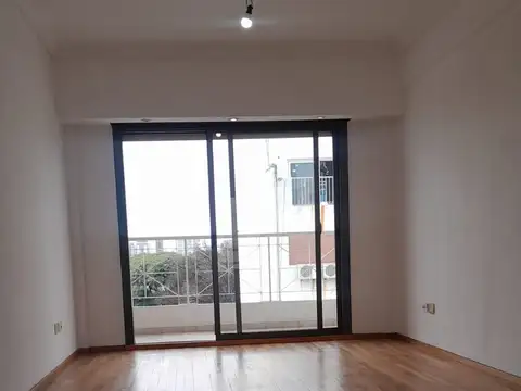 Córdoba 2400, Piso 6