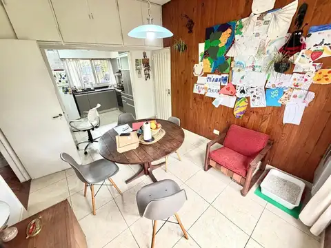 Casa 4 ambientes con 2 baños