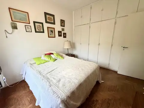 Casa 4 ambientes en excelente estado y ubicación.